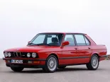 BMW M5 (E28S) 1 покоління, седан (1985 - 1987)