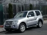 Mitsubishi Pajero (V83W, V88W) 4 покоління, рестайлінг, джип suv 3 дв. (2011 - 2014)