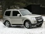 Mitsubishi Pajero (V87W, V88W) 4 покоління, джип suv 3 дв. (2006 - 2010)