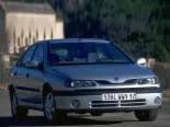 Renault Laguna (556A B, B563,  B564, B568,  B561, B569, B56J, B56L, B56V, B56W) 1 покоління, рестайлінг, лифтбек (1998 - 2001)