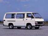 Toyota Hiace (LH50, LH51, LH60, LH61, LH66, LH70, LH71, YH50, YH51, YH53, YH56, YH60, YH61, YH63, YH66) 3 покоління, мінівен (1982 - 1989)