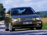 Volvo S40 (VS10, VS11, VS12, VS14, VS16, VS17, VS18,  VS24, VS19, VS71, VS73) 1 покоління, седан (1995 - 2000)